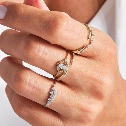 Dainty Round Cluster Diamond Wedding Ring