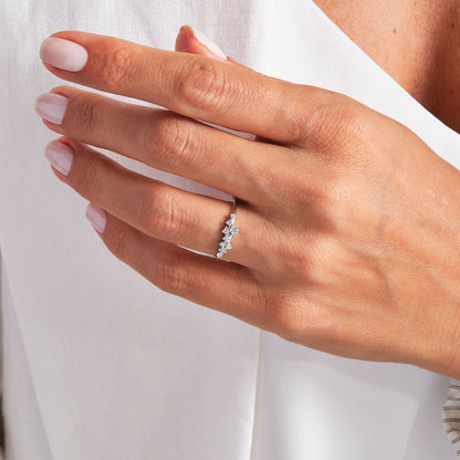 Dainty Round Cluster Diamond Wedding Ring