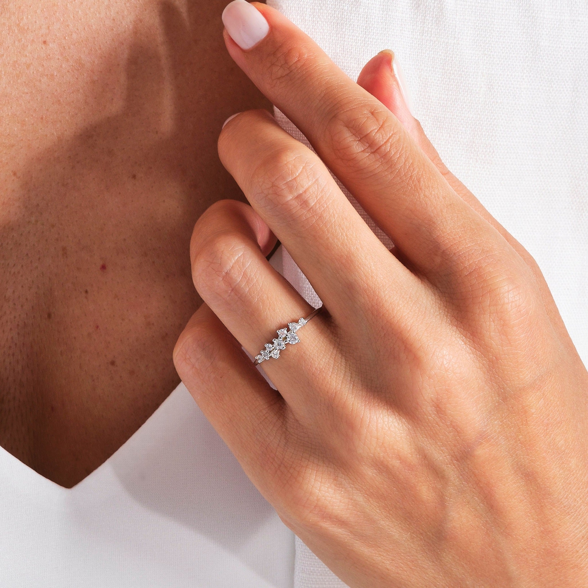 Dainty Round Cluster Diamond Wedding Ring