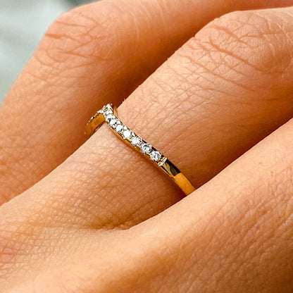 Classic V Curved Lab Diamond Bands