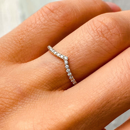 Classic V Curved Lab Diamond Bands